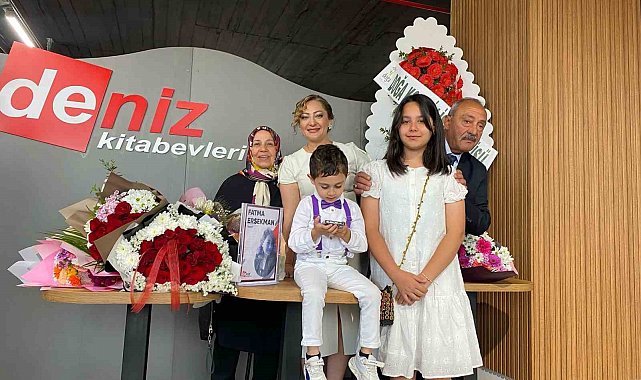 "İnsan Kendine Yabancı" şiir kitabının imza günü düzenlendi
