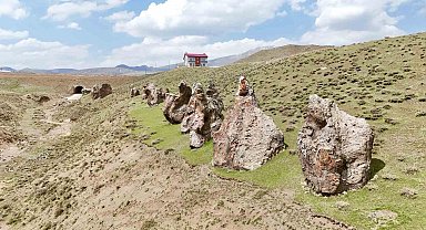 "Nemrut'un develeri" tahrip oluyor