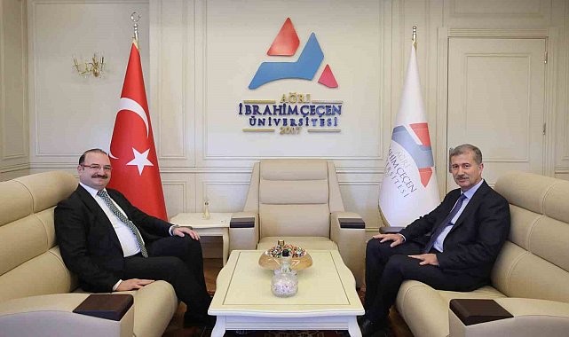 Rektör Hacımüftüoğlu'ndan mevkidaşı Rektör Gülçin'e hayırlı olsun ziyareti