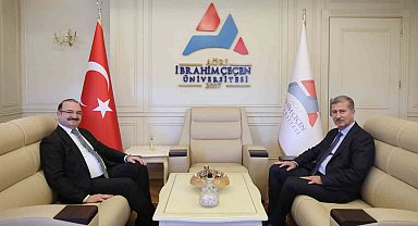 Rektör Hacımüftüoğlu'ndan mevkidaşı Rektör Gülçin'e hayırlı olsun ziyareti