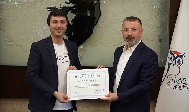 Rektörü Kırışık, akademisyenlerini onurlandırdı