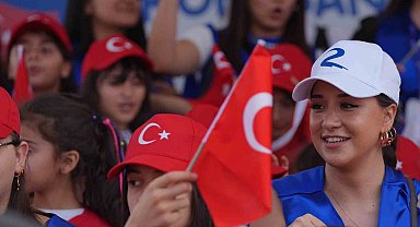 Rönesans Gönüllüleri 23 Nisan'ı deprem bölgesindeki çocuklar ile kutladı