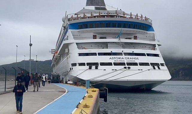 Rus turistler Amasra'ya doyamıyor