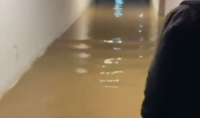 Sağanak yağış CHP'li belediyeyi de vurdu: Bodrum katını su bastı