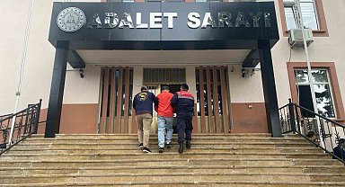 Sahte vali yardımcısı kıskıvrak yakalandı