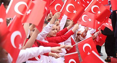 Sakarya'da 23 Nisan coşkusu çeşitli etkinliklerle kutlanıyor