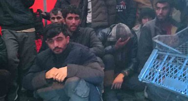 Sakarya'da tır dolusu düzensiz göçmen yakalandı: Sürücü tutuklandı