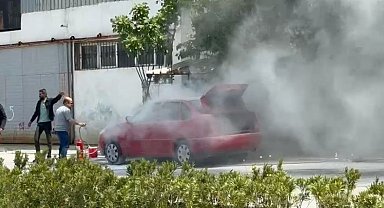 Sanayiden yeni çıkan araç yolda alev aldı