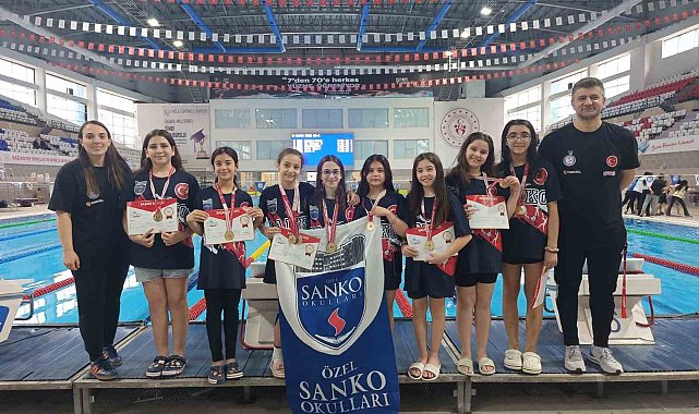 SANKO Okulları Küçük Kız Yüzme Takımı bölge şampiyonu oldu
