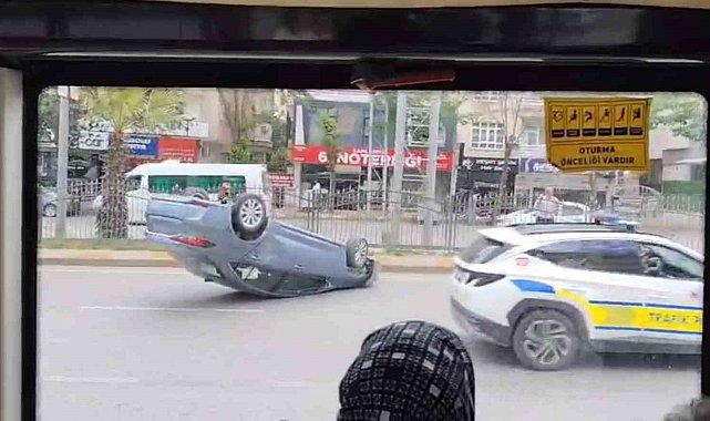 Şanlıurfa'da kamyon ile çarpışan otomobil ters döndü