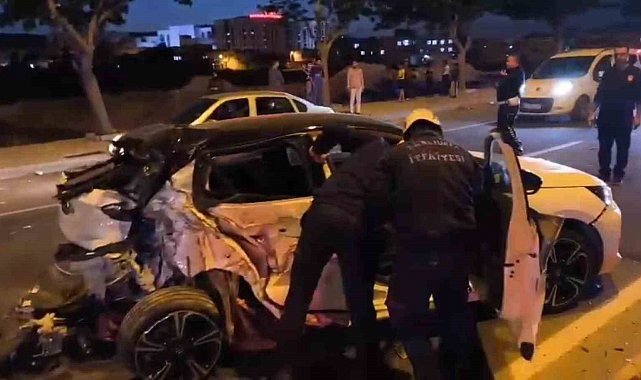 Şanlıurfa'da kamyonet ile otomobil çarpıştı: 4 yaralı