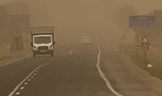 Şanlıurfa'da toz bulutu sonrası oto yıkamacılarda yoğunluk