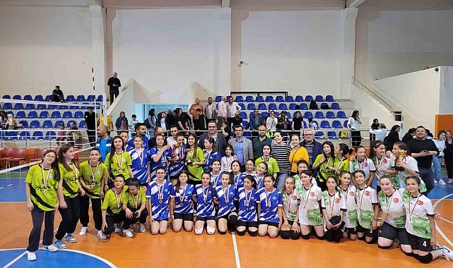 Sarıgöl'de okullar arası spor müsabakaları tamamlandı