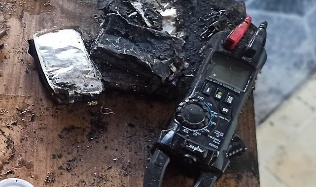 Şarjdaki telefonun bataryası patladı