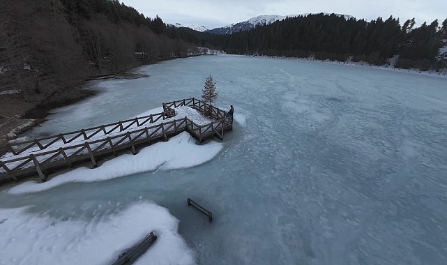 Şavşat Karagöl'den son kar manzaraları