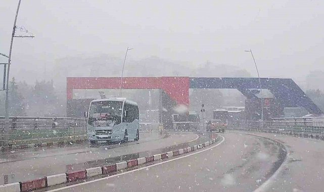 Şehirde ve kayak merkezinde nisan karı etkili oldu