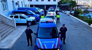 Şehit kızına ilk yaş gününde jandarmadan sürpriz