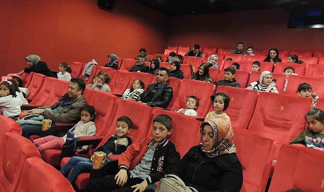 Şehit ve gazi çocukları 23 Nisan'da sinema etkinliğinde buluştu
