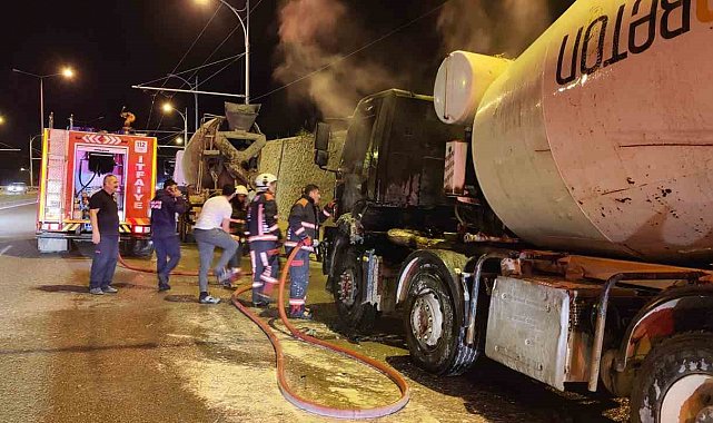 Seyir halindeki beton mikseri alev aldı