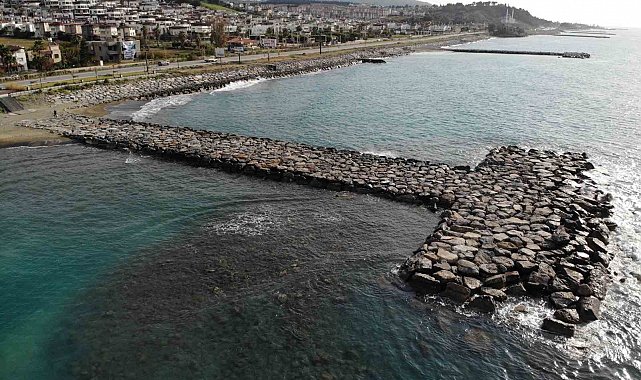 Şiddetli fırtına nedeniyle 20 metreyi bulan çekilme yaşanmıştı, deniz normal seviyesine dönmeye başladı