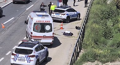 Silivri'de geri manevra yapan tır yaşlı adama çarptı