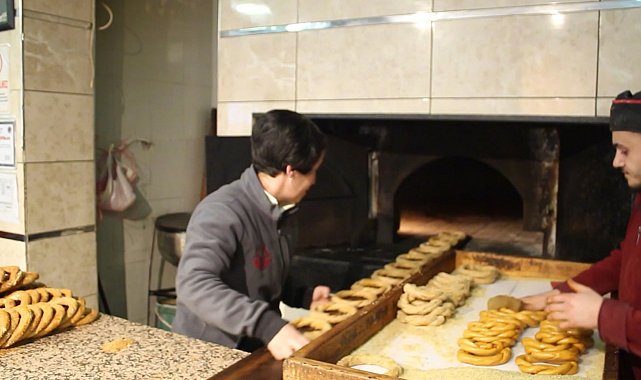 Simitten ekmeğe fırında her şeyi yapıyor