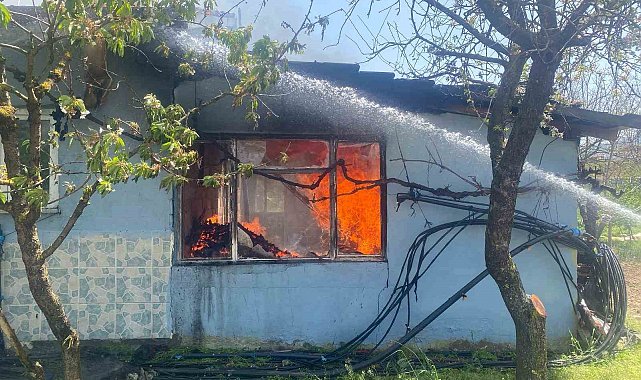 Sındırgı'da ev yangını korkuttu