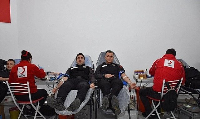 Sinop'ta polisten kan bağışı