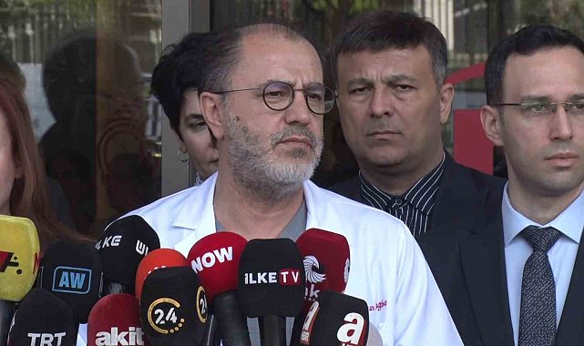 Sırrı Süreyya Önder'i ameliyat eden Prof. Dr. Sağbaş: "Sağ kalp kısmen kasılmaya başladı"