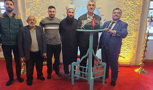 Sivrihisar Ulu Camii'ne Saç-ı Şerif'i bağışladı