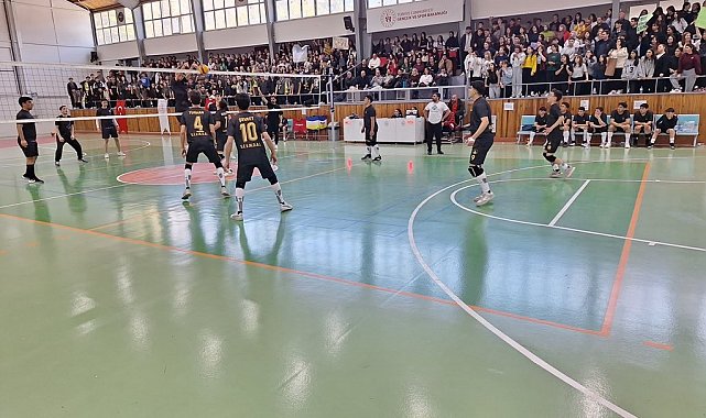 Sivrihisar'da Liseler Arası Erkek Voleybol Şampiyonası tamamlandı