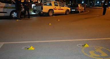 Sokak ortasında havaya rastgele ateş açıp kaçtılar