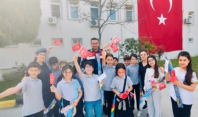 Söke'de jandarma ekipleri öğrencilerle buluştu