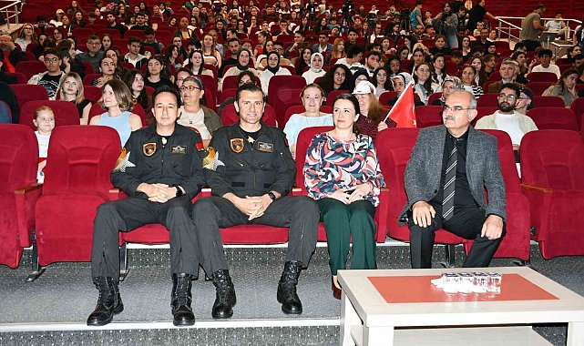 SOLOTÜRK Pilotu Bakıcı: "Ay yıldızlı bayrağımız dalgalandıkça bizlerin maneviyatı arşa çıkıyor. Bu gururu inanılmaz şekilde yaşıyoruz"