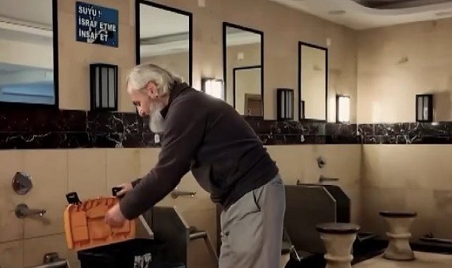 Su israfına 40 yıllık su tesisat ustasından aparat