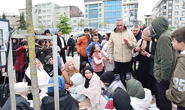 Sultangazi Belediyesi deprem sonrası tüm ekipleri ile sahada