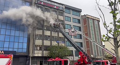 Sultangazi'de ayakkabı imalathanesinde korkutan yangın