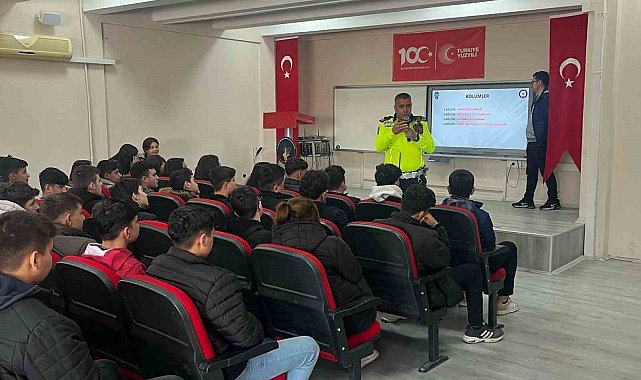 Sultanhisar polisi öğrencilere trafik güvenliği eğitimi verdi