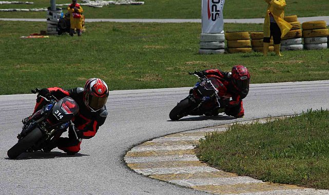 Süpermotoda yılın ilk mücadelesi Uşak'ta tamamlandı