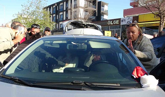 Sürücü kursu otomobiline arkadan çarptı: 3 yaralı