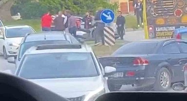 Sürücüler sokağı boks ringine çevirdi