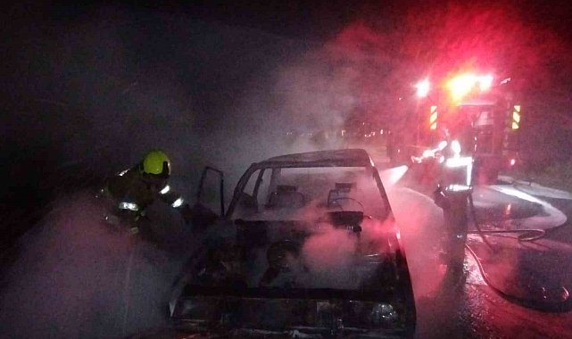 Susurluk'ta park halindeki araçta yangın çıktı