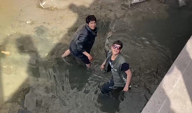 Suyu azalan Porsuk Çayı'nda gözlük buldular