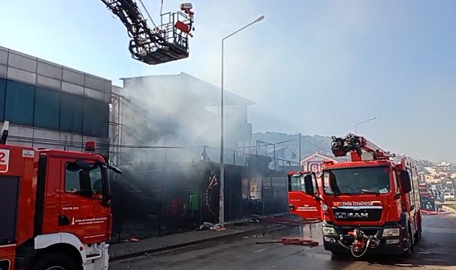 Tarım marketinde çıkan yangın paniğe neden oldu