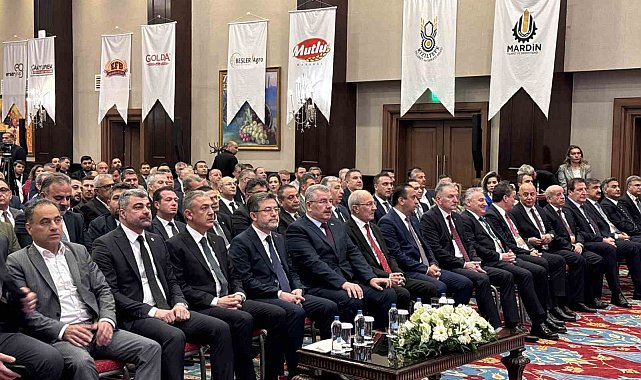 Tarım ve Orman Bakanı İbrahim Yumaklı, Mardin'de '2025 Hasat Öncesi Hububat Kongresi'ne katıldı