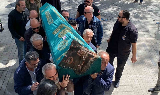 Tarkan'ın annesi son yolculuğuna uğurlanıyor