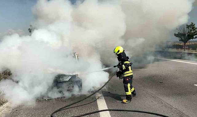 Tarsus'ta otomobil yangını