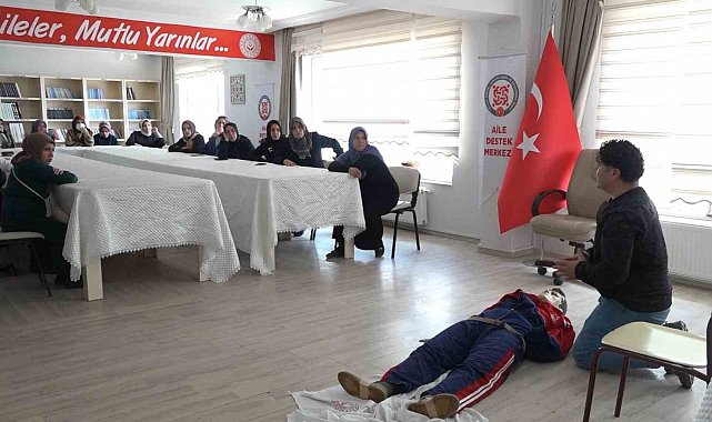 Tatvan'da kadınlara "ilk yardım" eğitimi verildi