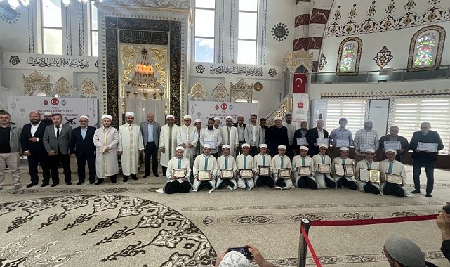 Tavşanlı Sultan Selim Kur'an Kursu'ndan 11 hafız mezun oldu