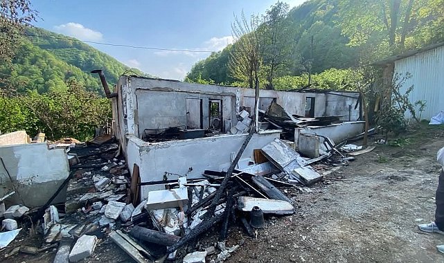 Tek katlı ev küle döndü